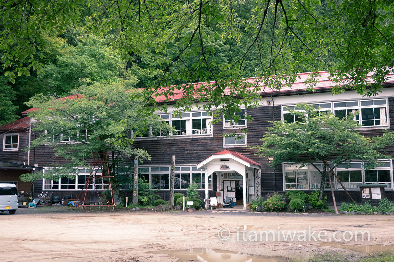 木沢小学校校舎