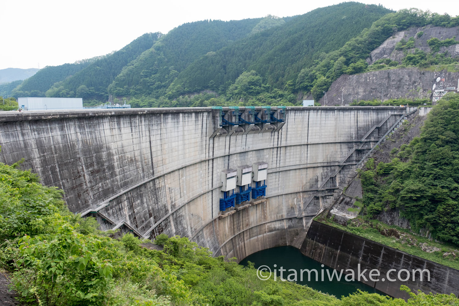 矢作ダム、その全貌