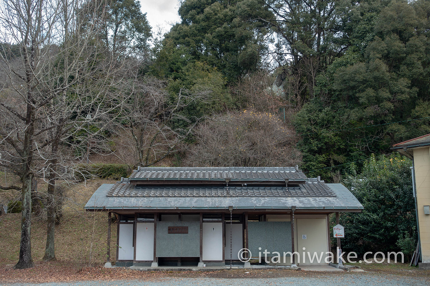 日輪寺の駐車場