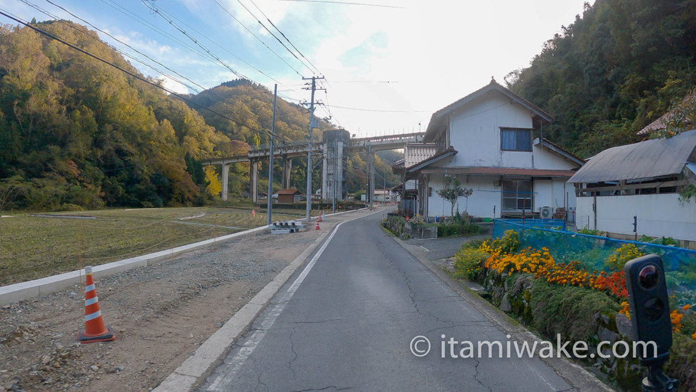 バイクでやってきました