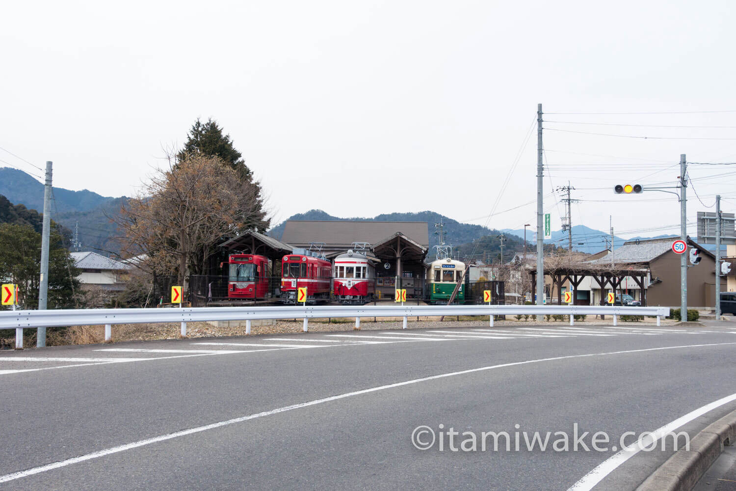 あれに見えるは名鉄美濃駅