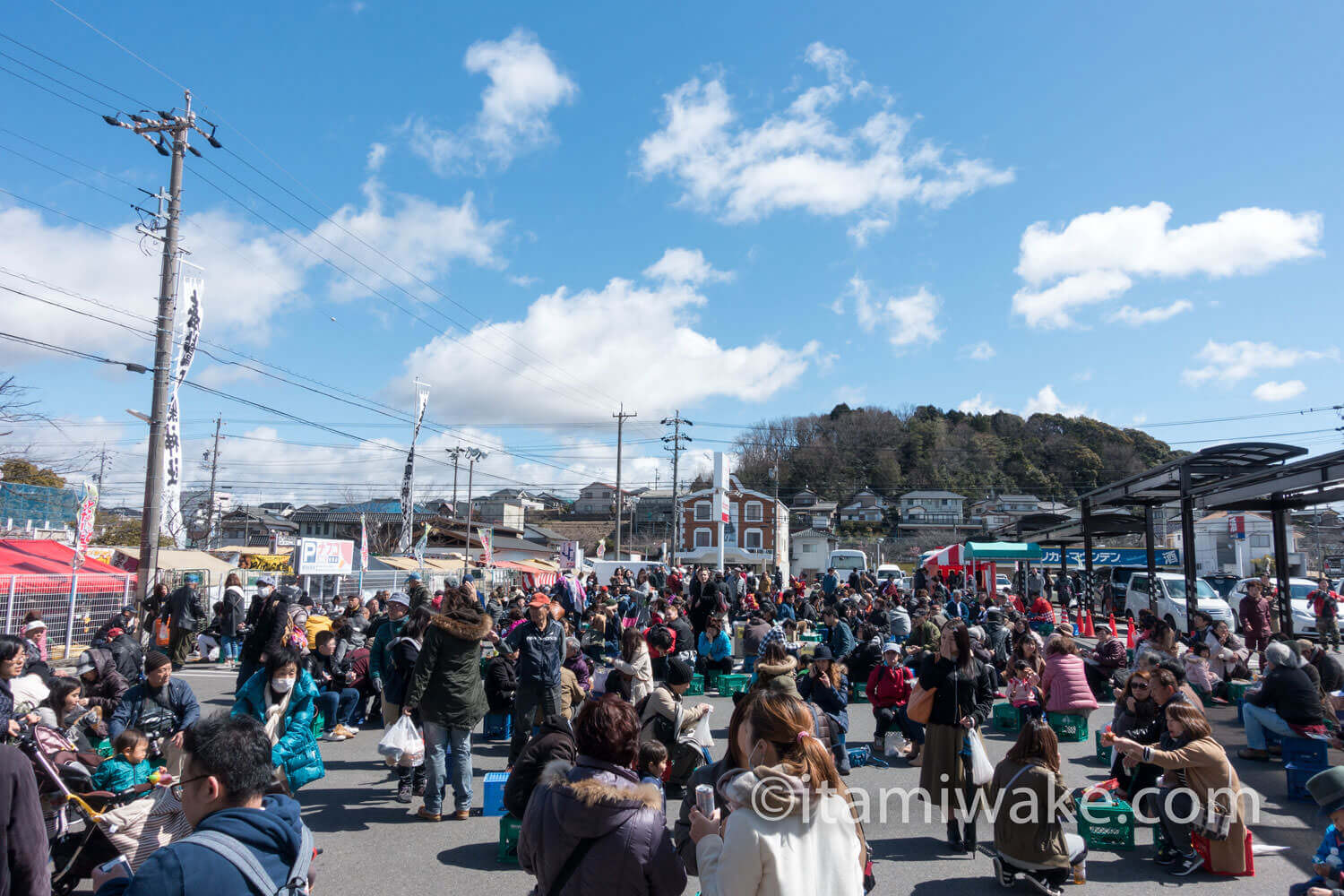 豊年祭当日の駐車場