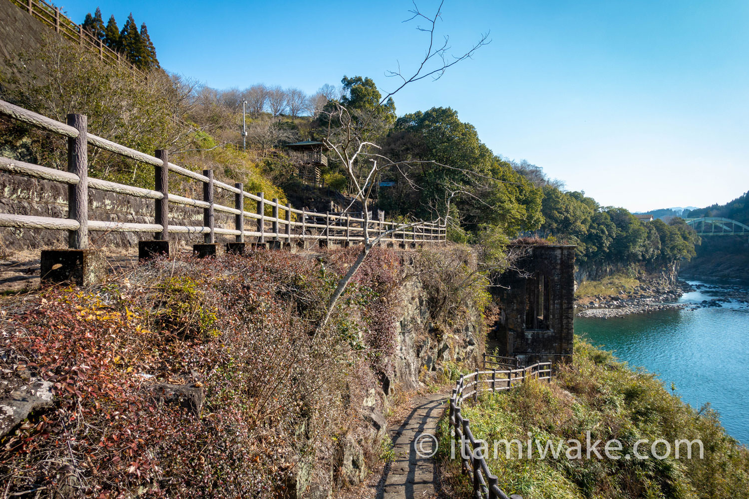 沈堕発電所跡への道