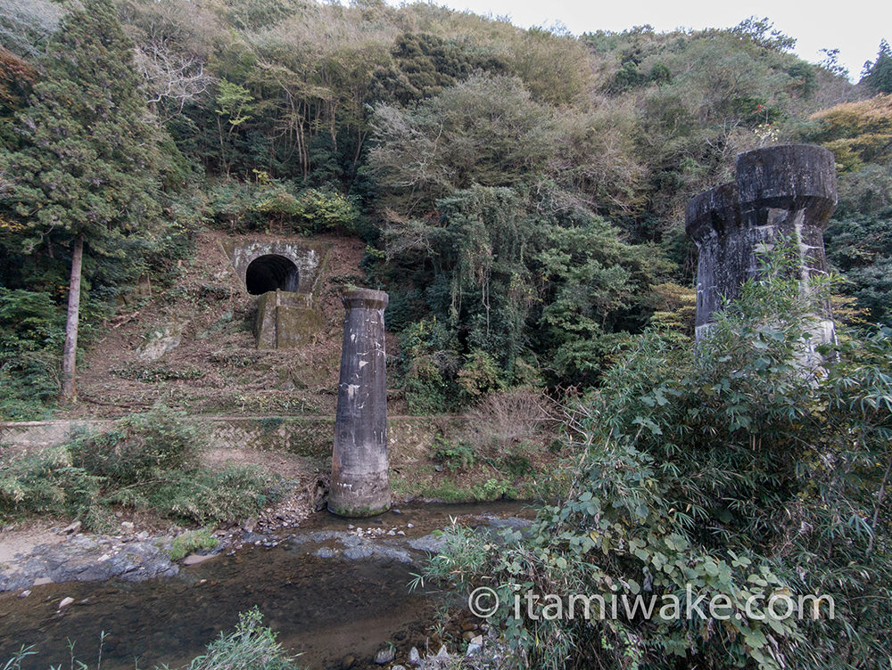 有福第三トンネルと橋脚2基