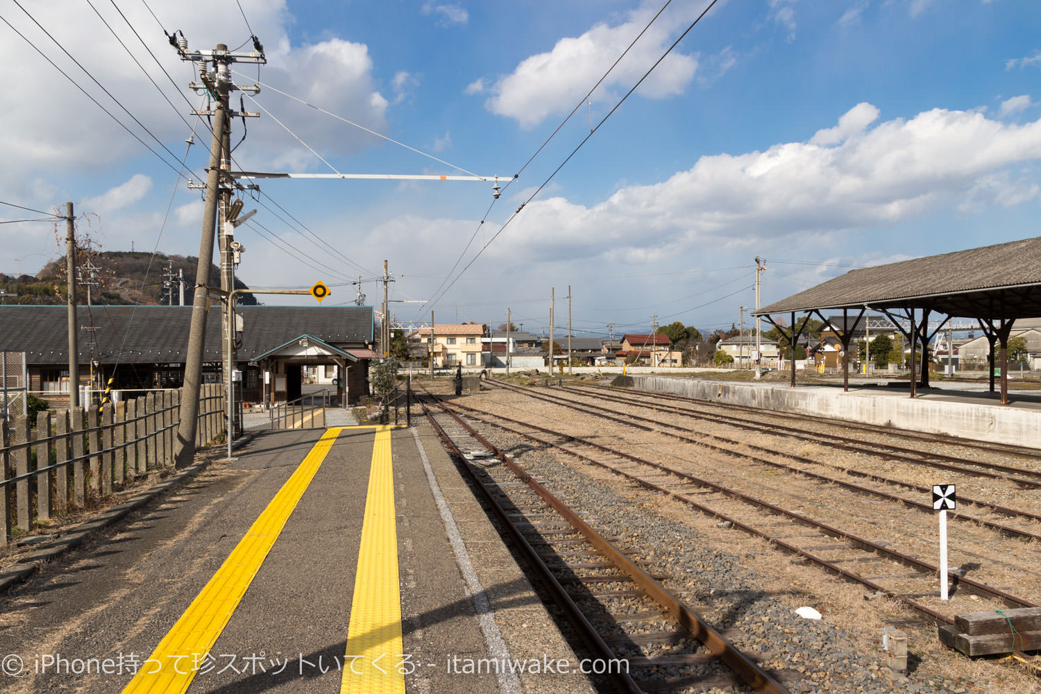 美濃赤坂駅ホームから北を見る