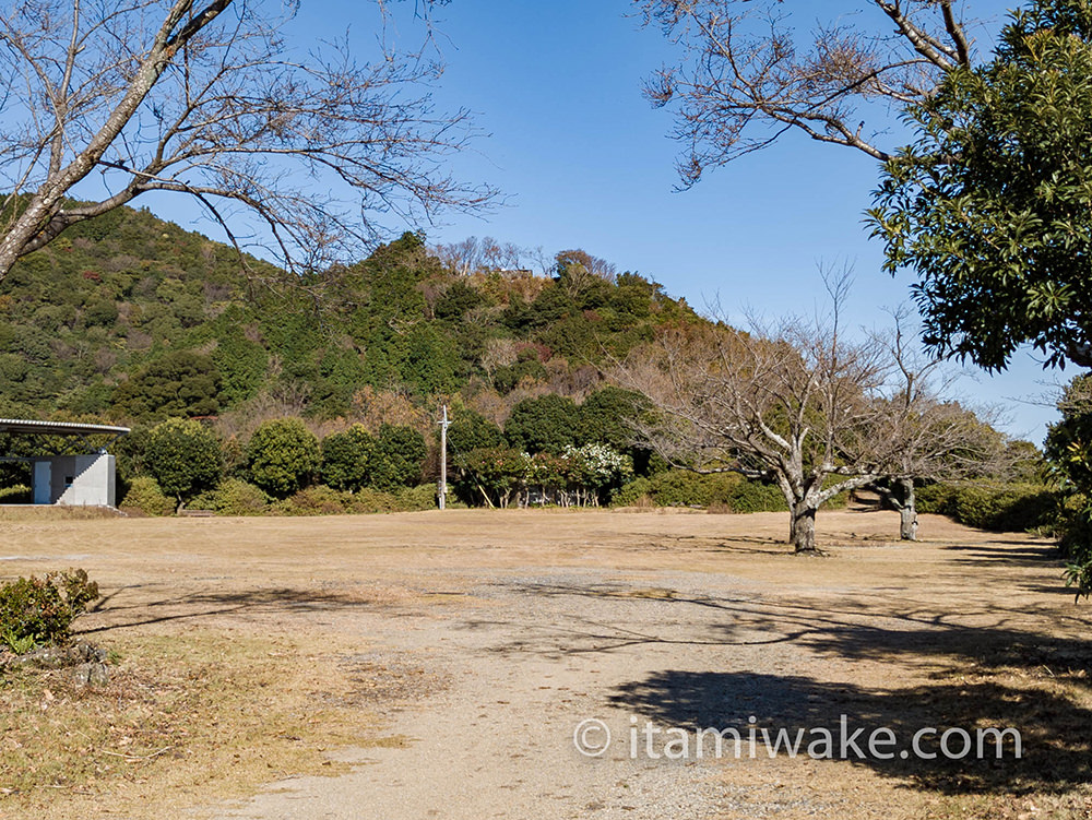 仙崎つつじ公園からさっきの端にアプローチできる