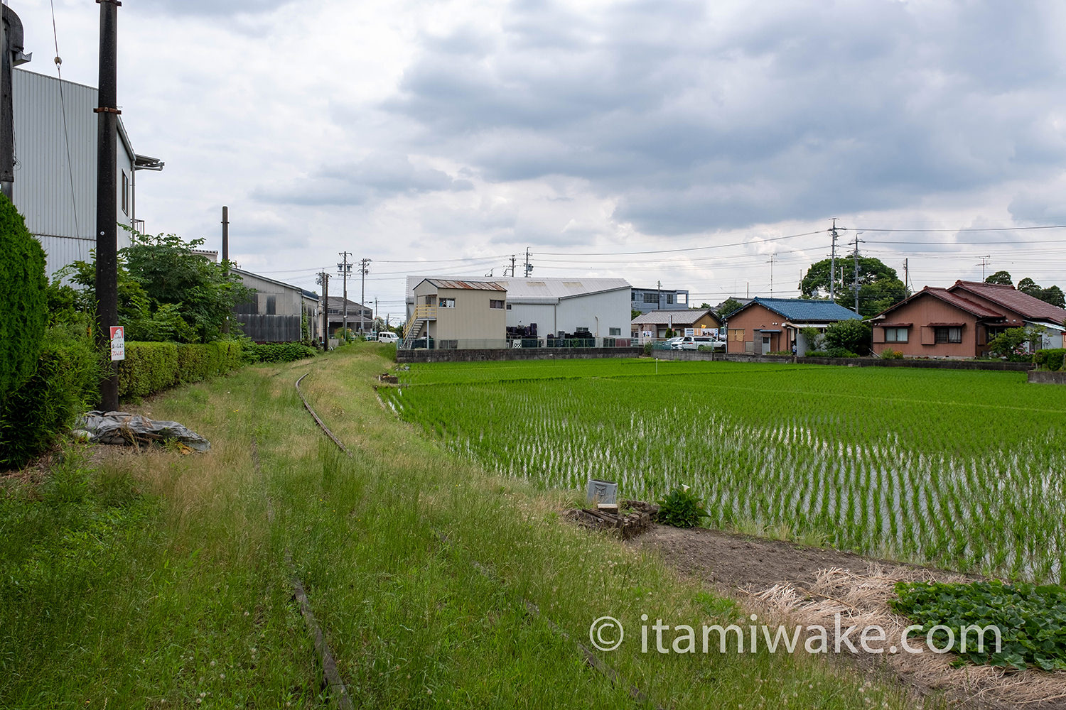 田園の中の廃線