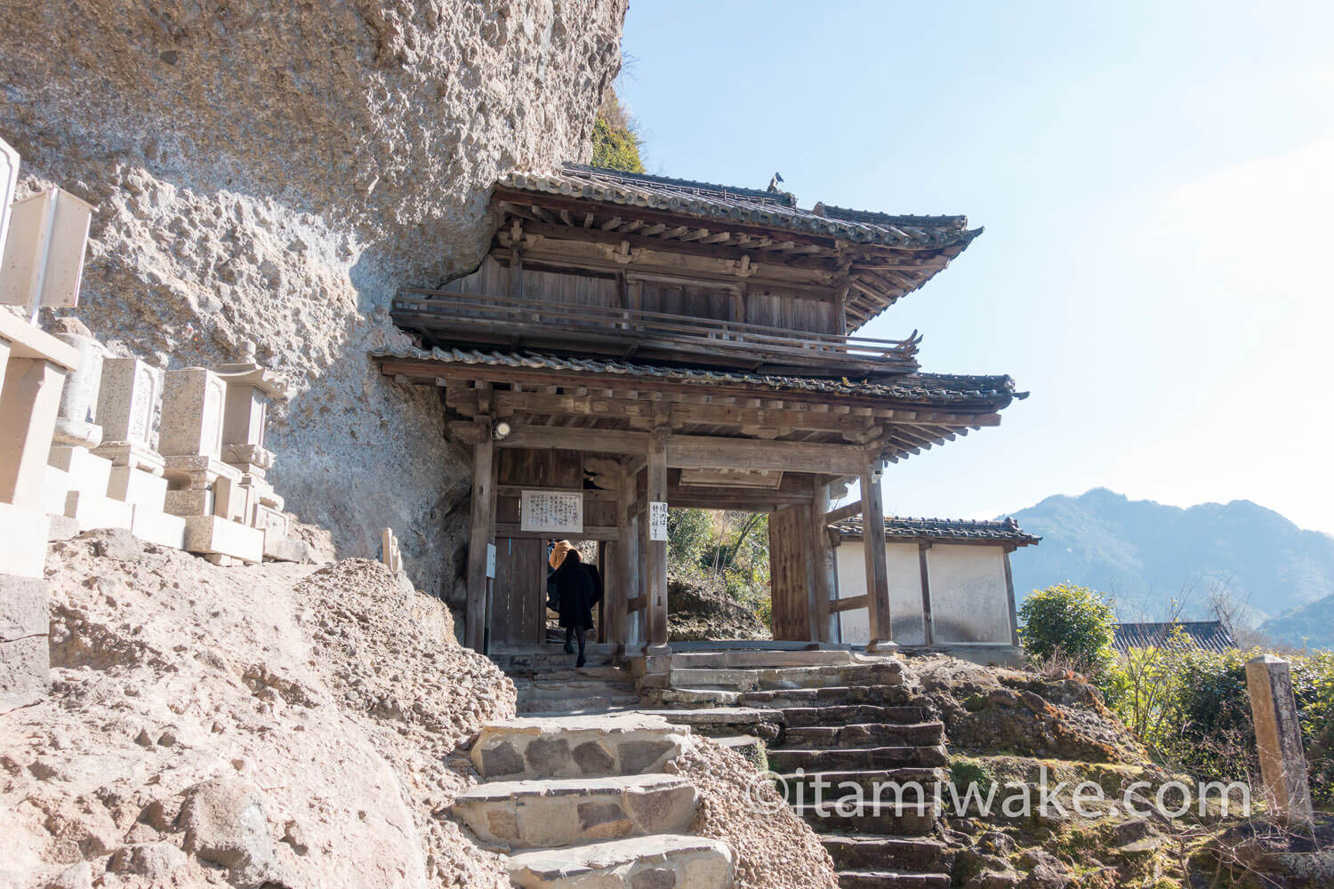 羅漢寺の山門