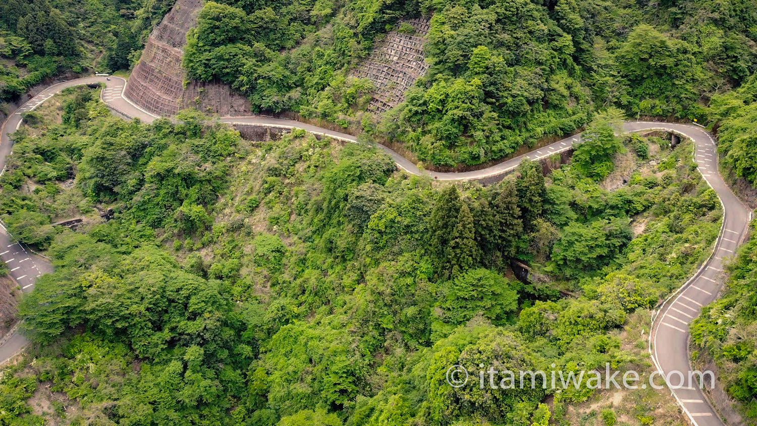 県道25号南濃北勢線の道路