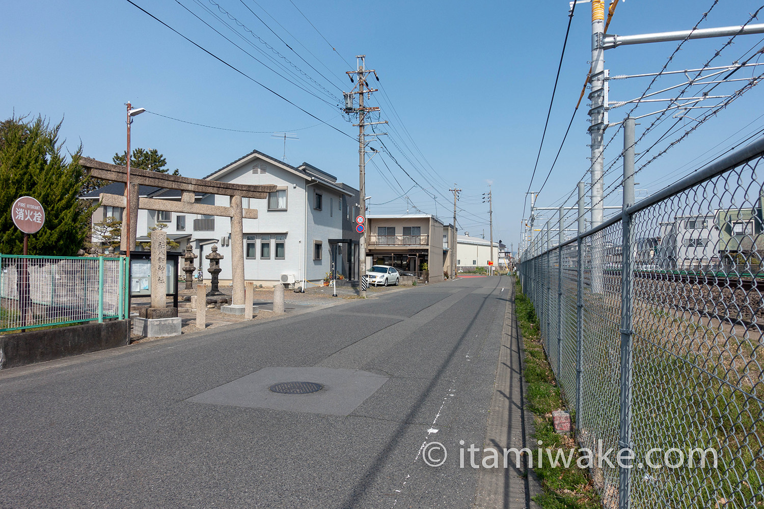 参道の西側