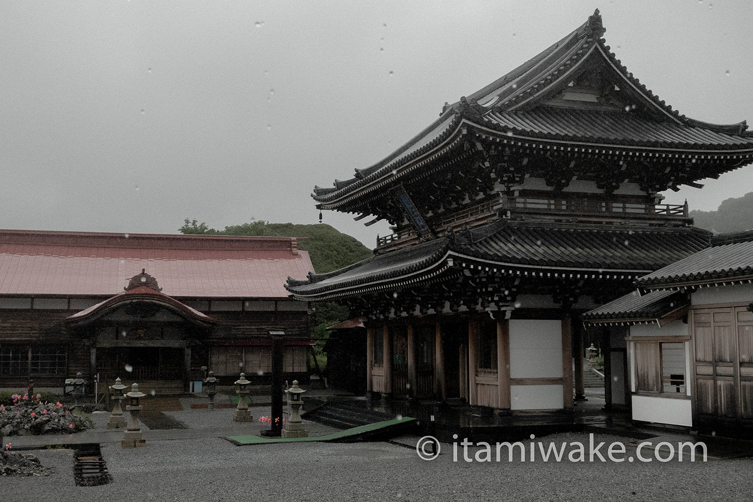 雨の恐山