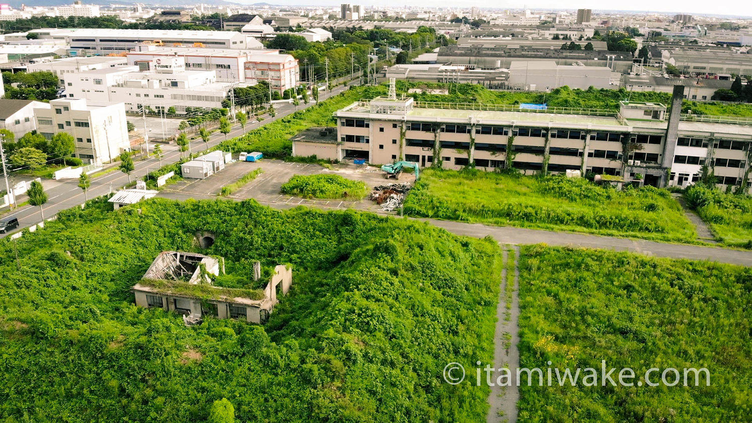 公園隣の名大施設