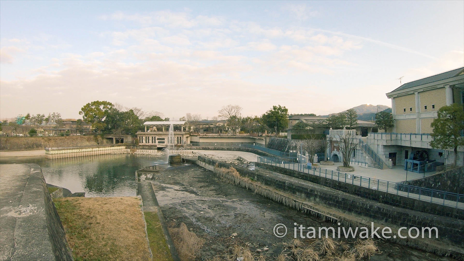 綺麗な水路