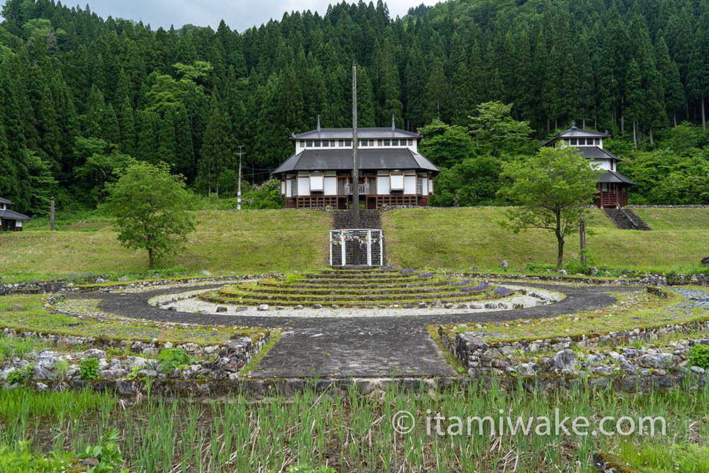 瞑想ってか曼荼羅の郷だった