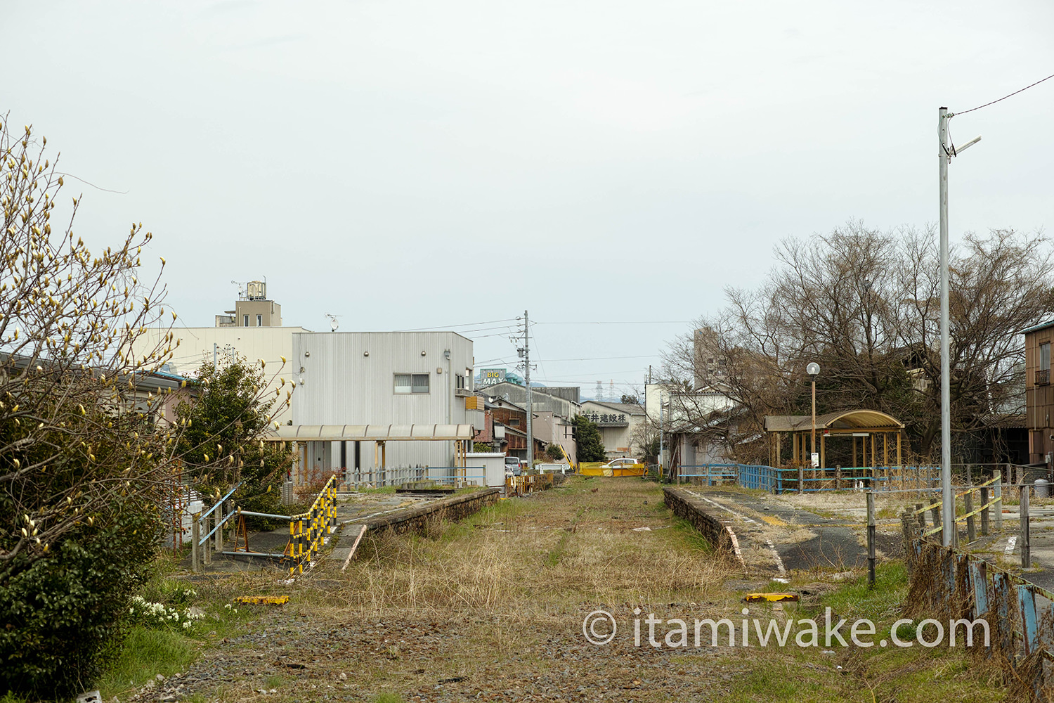 美濃北方駅のホーム