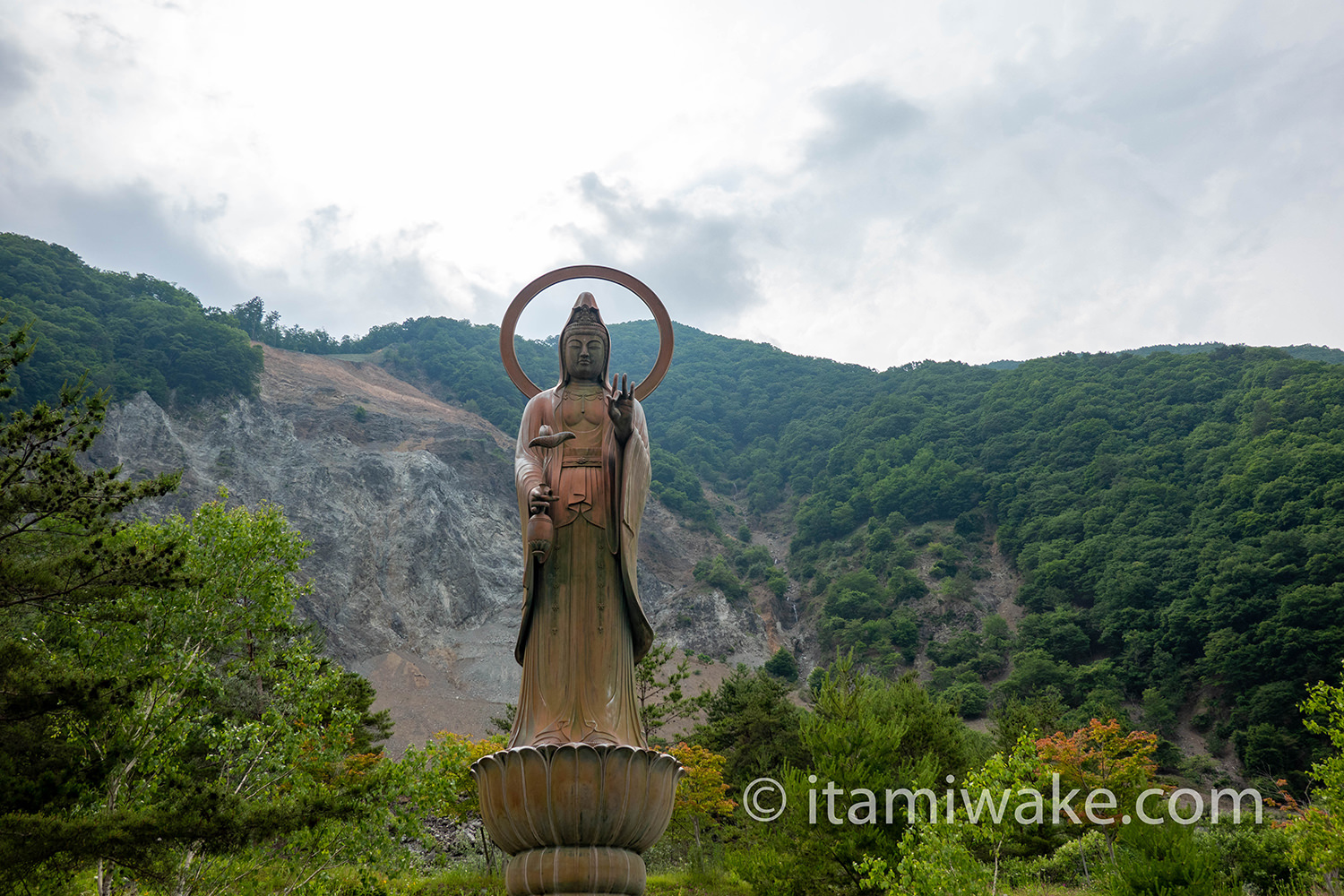 大西観音と大西山