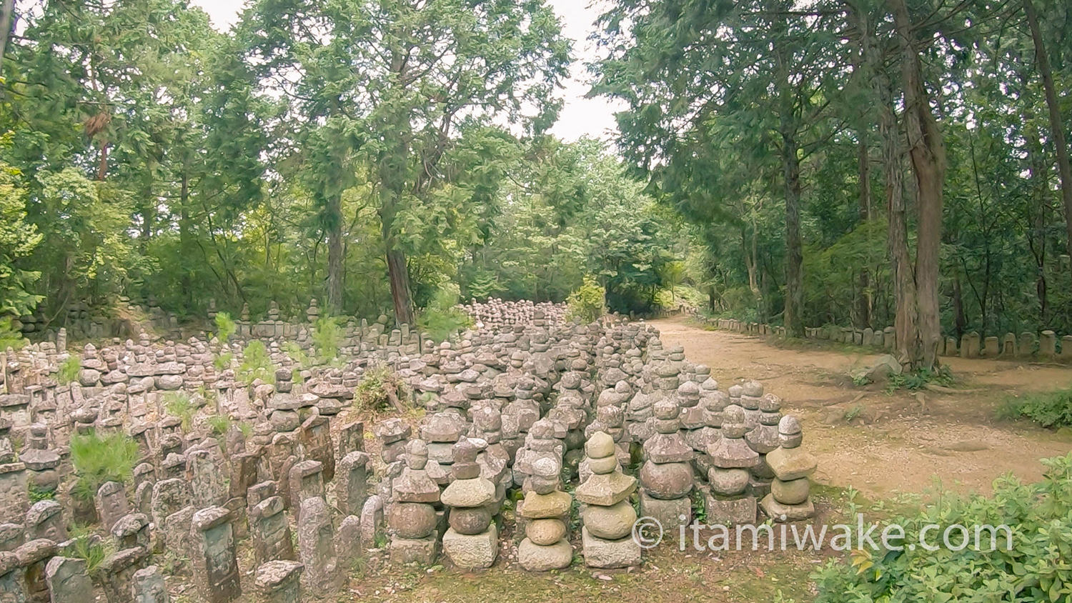 無数の石寺