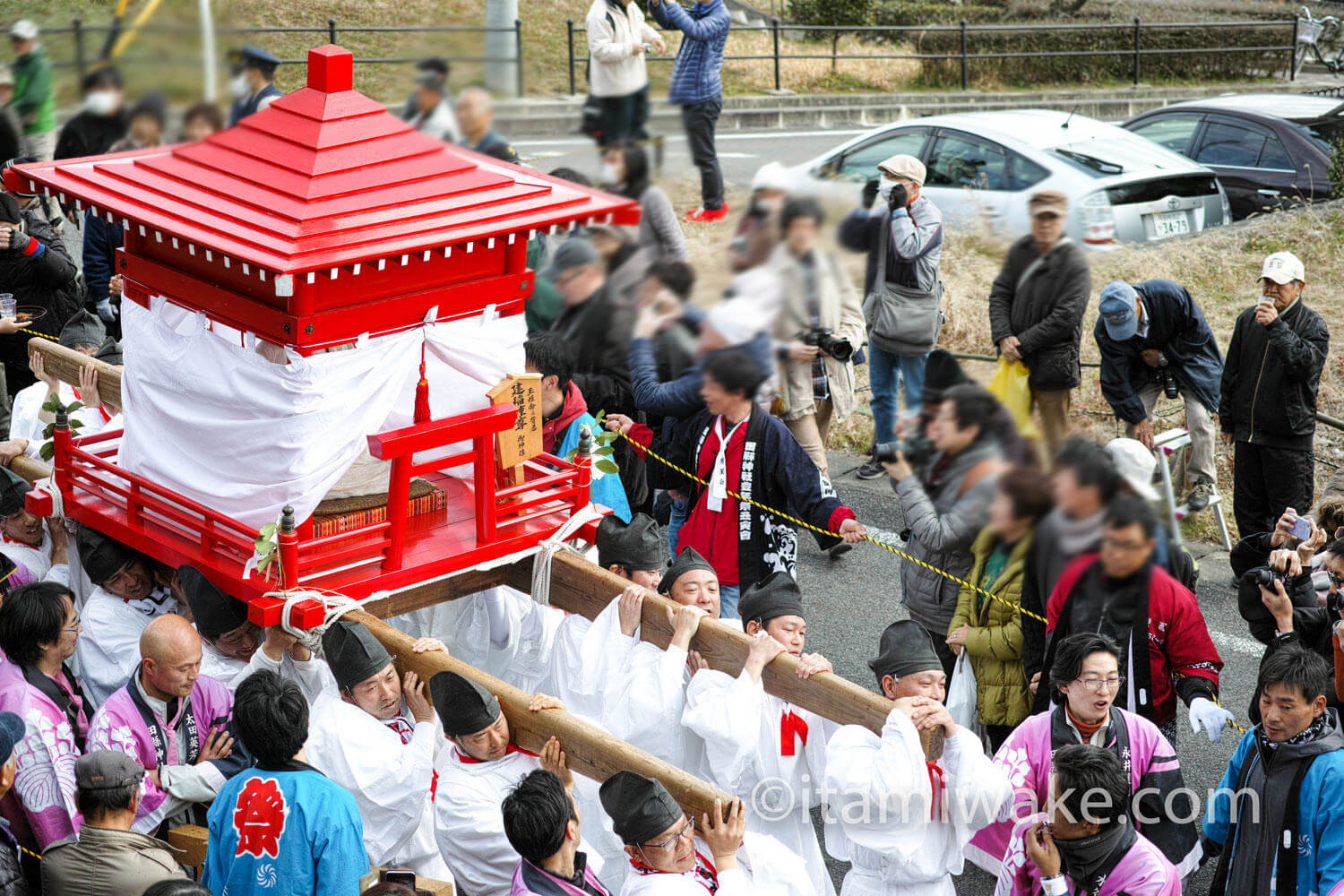 何らかの神輿