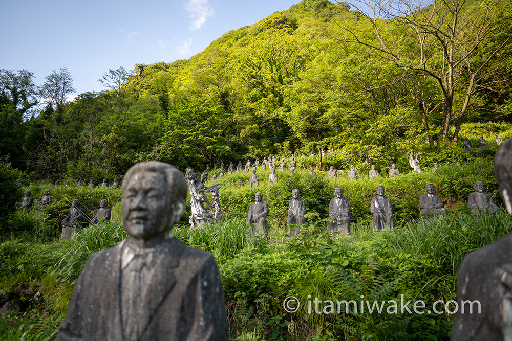 石仏に紛れた闇討ちには気をつけよう