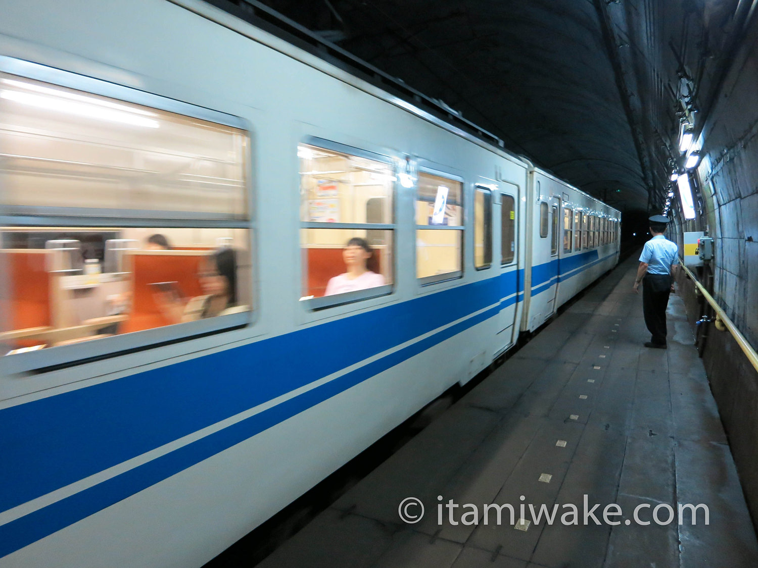 えちごトキめき鉄道の筒石駅