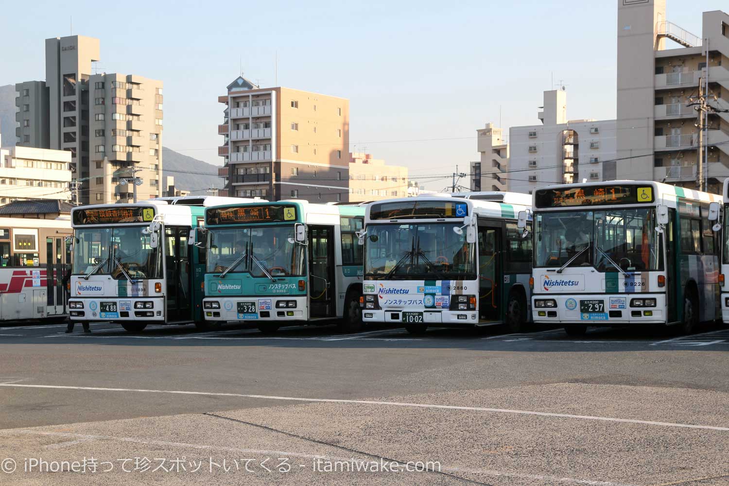 たくさんのバス