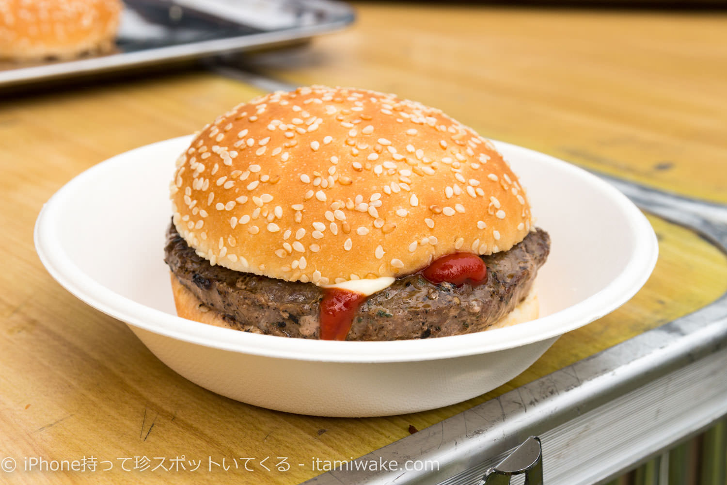 ラクダ肉のハンバーガー